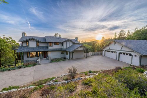 14838 Christophers Pl, Grass Valley, CA, 95945-7901 | Card Image