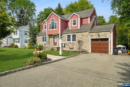 73 The Fairway, Cedar Grove, NJ, 07009-1515 | Card Image