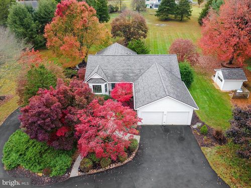 64 Wildflower Ln, SHEPHERDSTOWN, WV, 25443-4254 | Card Image