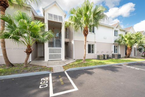 f-18-6720 Nw 174th Ter, Hialeah, FL, 33015-5852 | Card Image