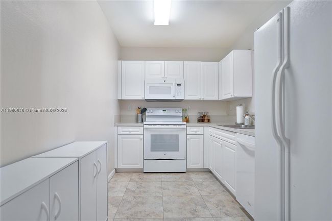 APT-1707 - 520 Se 5 Th Ave, Condo with 1 bedrooms, 1 bathrooms and null parking in Fort Lauderdale FL | Image 11