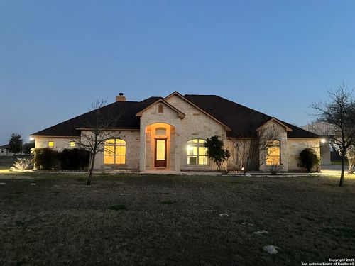 129 S Abrego Xing, Floresville, TX, 78114-6694 | Card Image