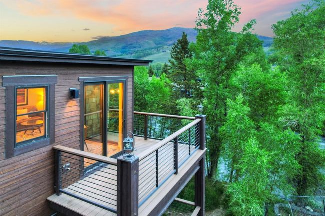 Deck with a mountain view | Image 14