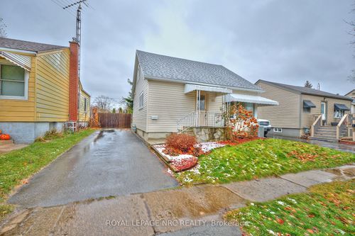 40 Shakespeare Ave, Saint Catharines, ON, L2R6M6 | Card Image