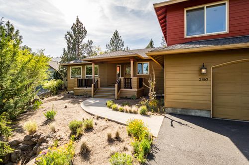 2863 Nw Fairway Heights Dr, Bend, OR, 97703-8333 | Card Image