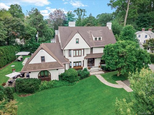14 Magnolia Dr, Great Neck, NY, 11021-1938 | Card Image