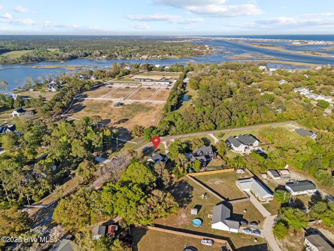 2324 Sloop Point Rd, House other with 4 bedrooms, 4 bathrooms and 2 parking in Hampstead NC | Image 12