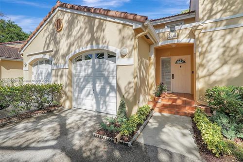 10-14631 Balgowan Rd, Miami Lakes, FL, 33016-6476 | Card Image