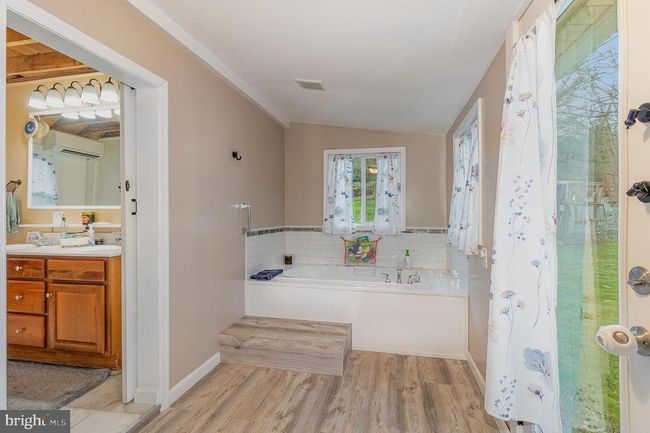 8 E Locust St, House other with 3 bedrooms, 1 bathrooms and null parking in MOUNT HOLLY SPRINGS PA | Image 12