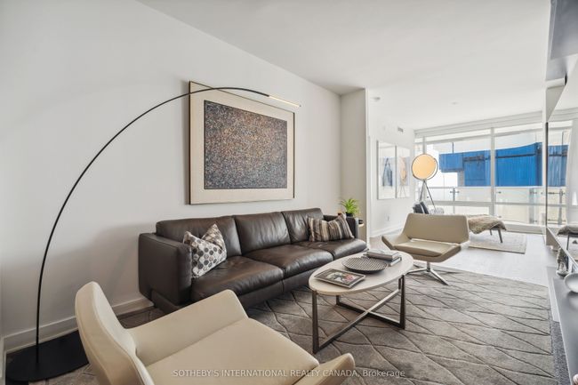 6805 - 1 Bloor St E, Condo with 3 bedrooms, 3 bathrooms and 2 parking in Toronto ON | Image 13