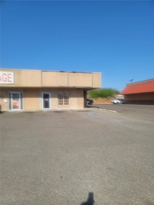 a-3822 S Staples St, Corpus Christi, TX, 78411-2348 | Card Image