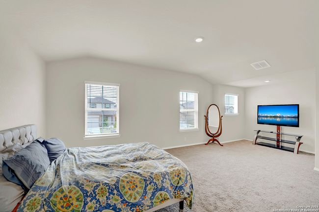 201 Legendary Trail Loop, House other with 5 bedrooms, 3 bathrooms and null parking in Floresville TX | Image 25