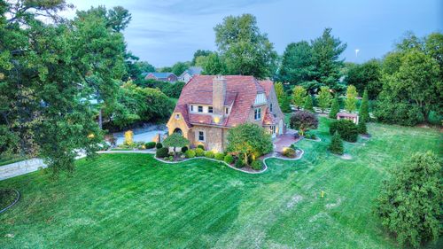 12 Rossmoyne Dr, Crestview Hills, KY, 41017-2216 | Card Image