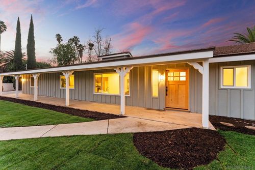 958 Berkshire Ct, Escondido, CA, 92025-5920 | Card Image