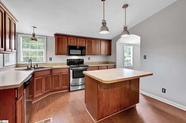 381 Cox Rd, House other with 3 bedrooms, 2 bathrooms and null parking in Greer SC | Image 8