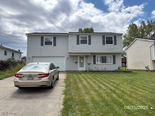 25046 Buckthorn Rd, Bedford Heights, OH, 44146-4814 | Card Image