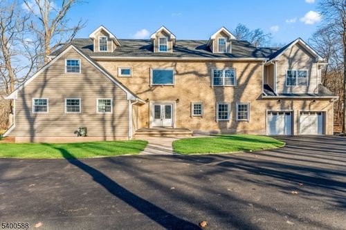 28 King George Rd, Warren, NJ, 07059-7045 | Card Image