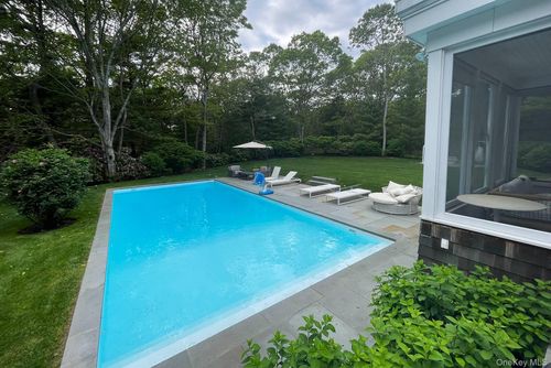 11 Owls Nest Ln, East Hampton, NY, 11937-3947 | Card Image