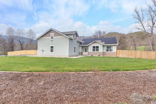 707 Wards Creek Rd, Rogue River, OR, 97537-4535 | Card Image