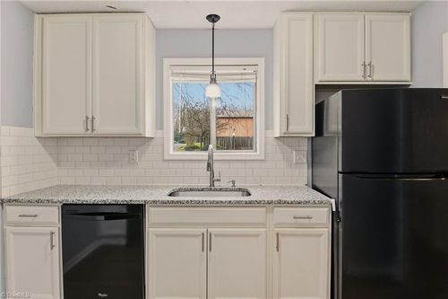 118 Cloister Oaks Cir, Winston Salem, NC, 27127-7160 | Card Image