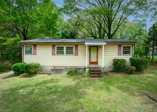 3316 Pine Valley Rd, High Point, NC, 27265-2011 | Card Image