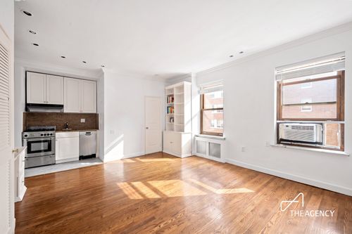 4a-151 E 20th St, New York, NY, 10003-1758 | Card Image