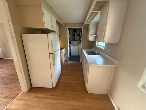 229 Melvin St, Croswell, MI, 48422-1035 | Card Image