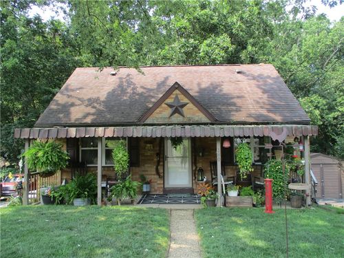 180 Forest Dr, North Huntingdon, PA, 15642-1005 | Card Image