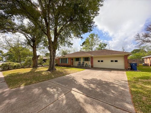 720 Northridge St, Angleton, TX, 77515-3415 | Card Image