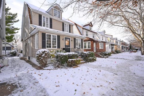 7136 Loubet St, Forest Hills, NY, 11375-6721 | Card Image