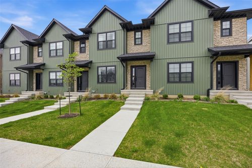 4747 Preston Ln, Iowa City, IA, 52246-2878 | Card Image