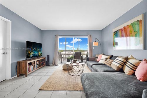apt-605-3050 16th Ave, Oakland Park, FL, 33334-5229 | Card Image
