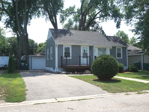 43 Fairfax Rd, Fox Lake, IL, 60020-1718 | Card Image