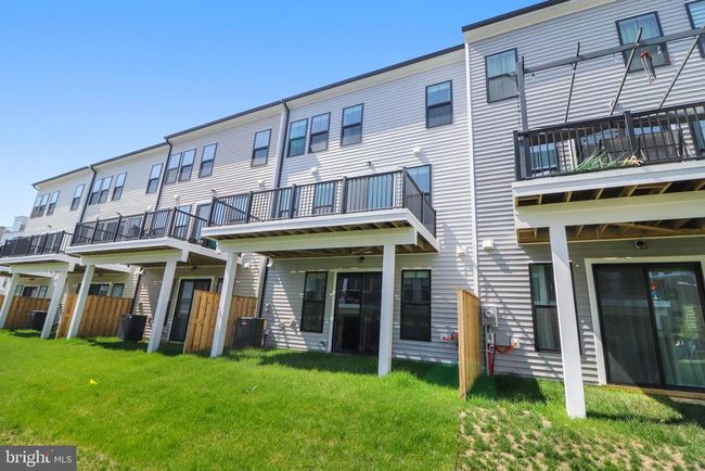 21740 Charing Cross Ter, Townhouse with 3 bedrooms, 4 bathrooms and null parking in BROADLANDS VA | Image 35