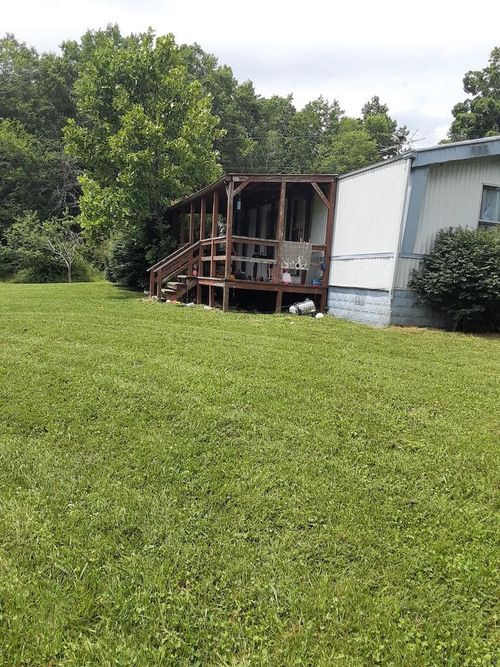 1807 Moore Rd Ne, Floyd, VA, 24091-2094 | Card Image