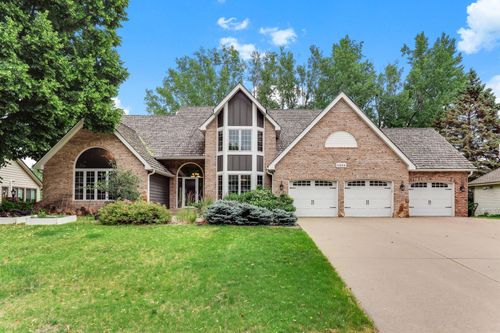 5968 Scenic Pl, Shoreview, MN, 55126-9123 | Card Image