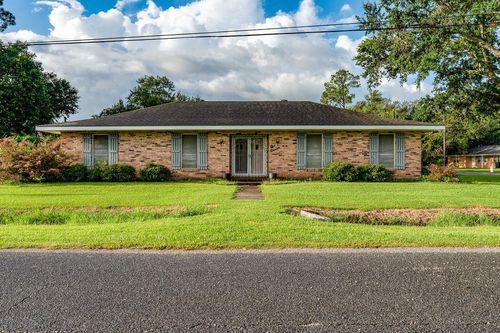 111 Marguerite St, Schriever, LA, 70395-3137 | Card Image