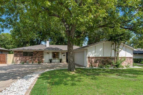 203 Sunset Ct, Arlington, TX, 76013-1765 | Card Image