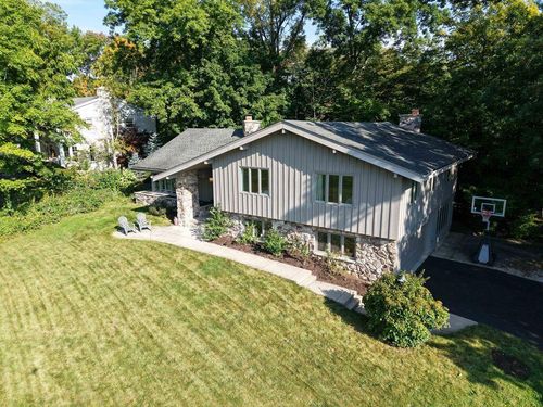 16690 Shore Line Dr, Brookfield, WI, 53005-2139 | Card Image