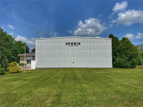 2975 New Butler Rd, New Castle, PA, 16101-3232 | Card Image