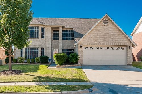318 Kissimmee Dr, Arlington, TX, 76002-5462 | Card Image