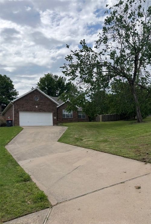 1021 Clayton Rd, Cave Springs, AR, 72718-8428 | Card Image