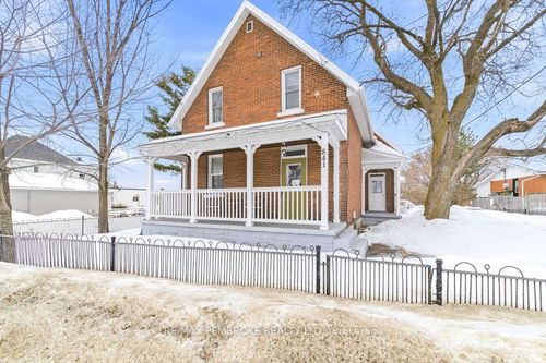 841 Pembroke St W, Pembroke, ON, K8A5P5 | Card Image