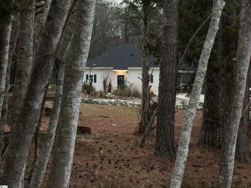 134 Carlton St, Greenwood, SC, 29649-9508 | Card Image