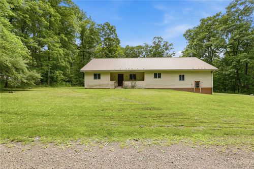 131 Squirrel Hill Rd, MEYERSDALE, PA, 15552-7117 | Card Image