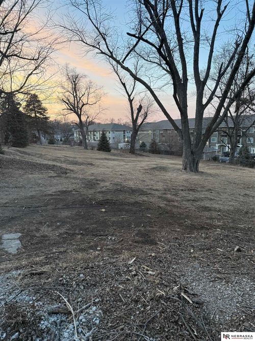 16 & 18 Country Club Rd, Ralston, NE, 68127-2862 | Card Image