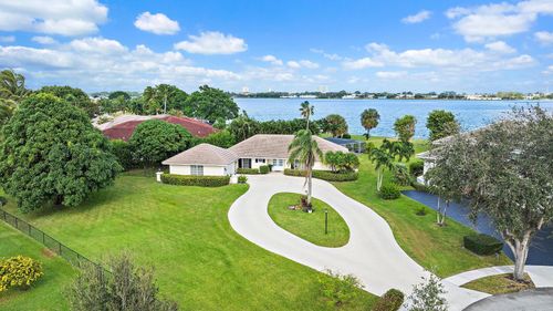 4 Cloister Cir, West Palm Beach, FL, 33401-1001 | Card Image