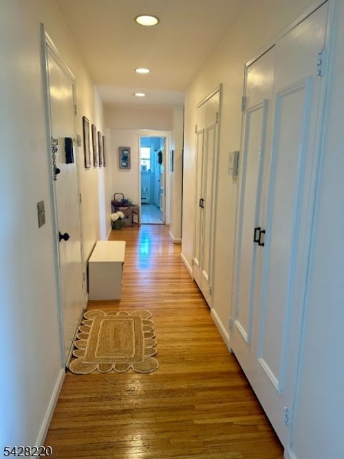 d4-605 Grove St, Clifton, NJ, 07013-3867 | Card Image