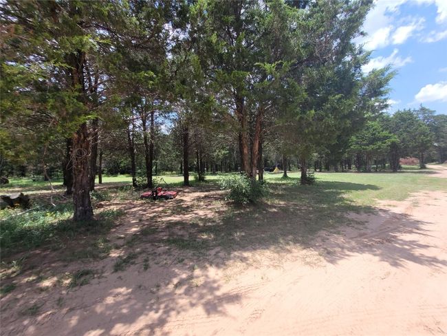 566 Herron Trl, House other with 2 bedrooms, 2 bathrooms and 10 parking in McDade TX | Image 24