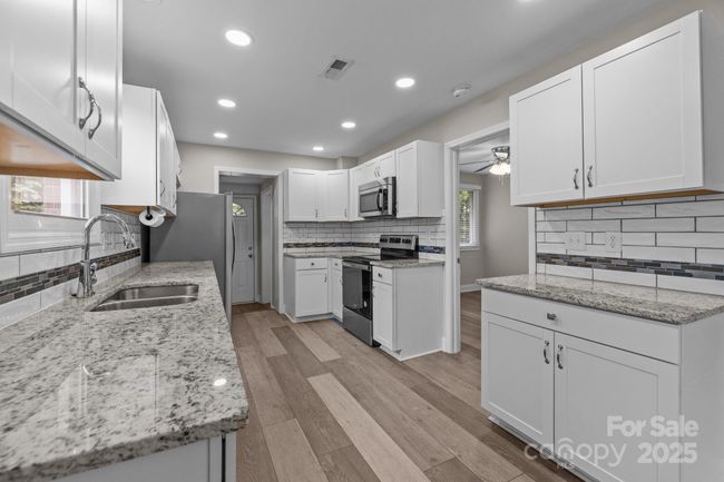 5008 Unaka Ave, House other with 3 bedrooms, 2 bathrooms and null parking in Charlotte NC | Image 11